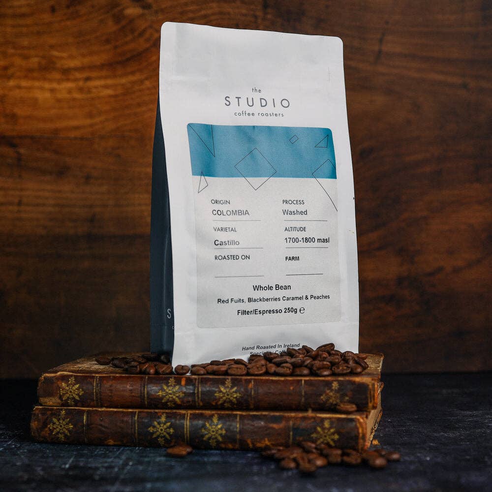 Paquet de café en grain El Santuario Excelso Colombie 250g par The Studio Coffee